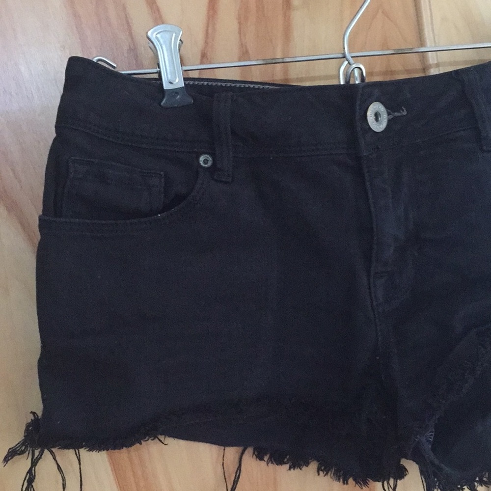 ✌︎(^.^)✌︎Black Bullhead Frayed Short Shorts